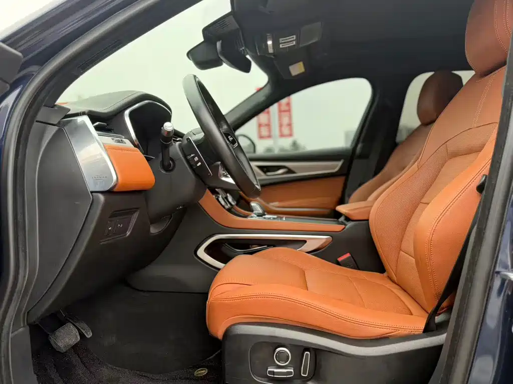 Jaguar F-PACE — миниатюра 4