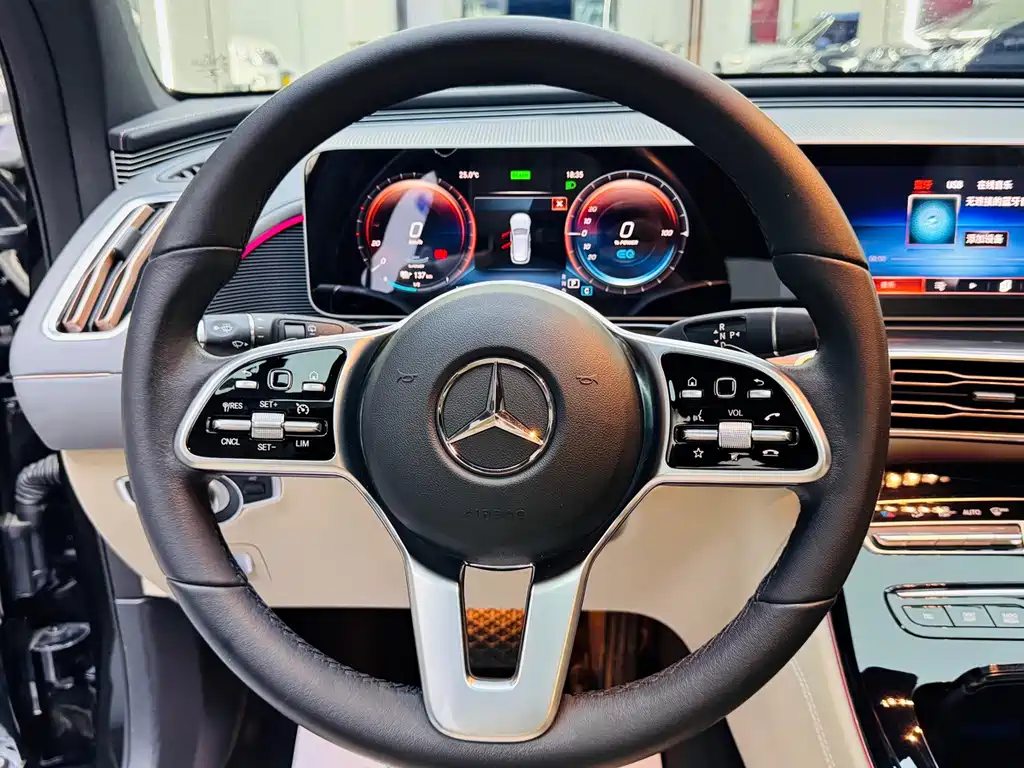 Mercedes-Benz EQC — миниатюра 9