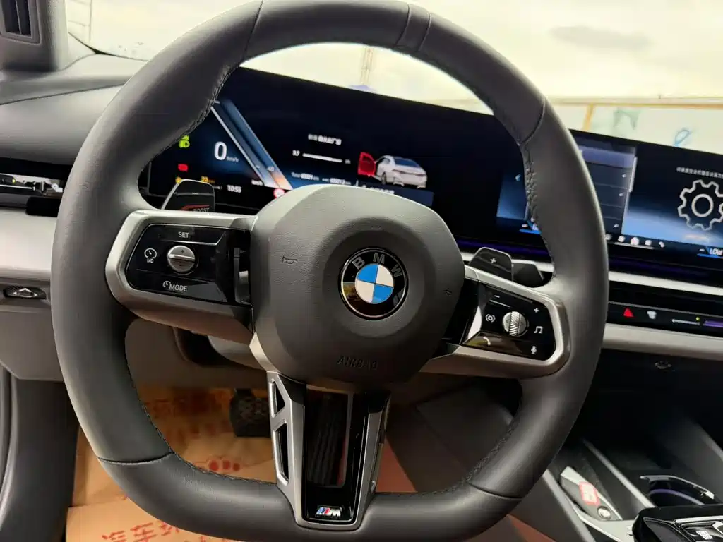 BMW 5 Series — миниатюра 6