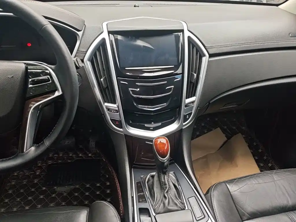Cadillac SRX — миниатюра 13