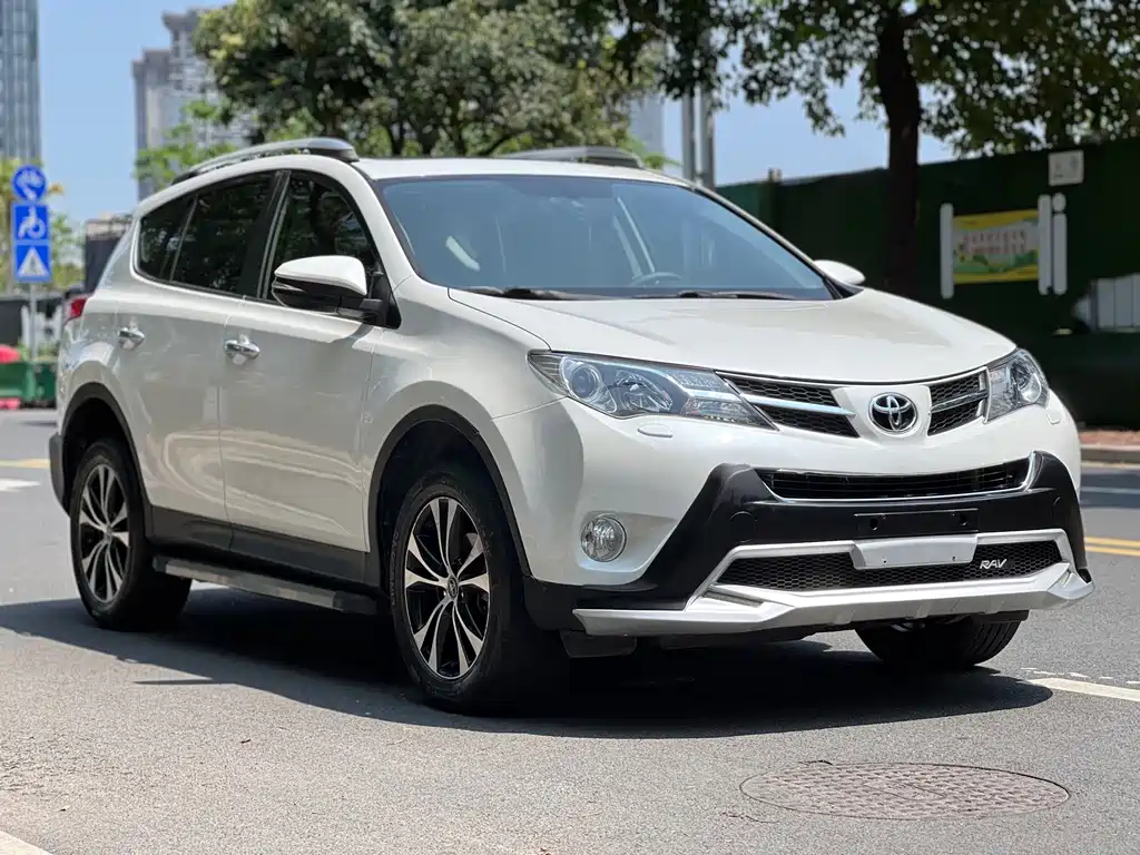 Toyota RAV4 — миниатюра 3