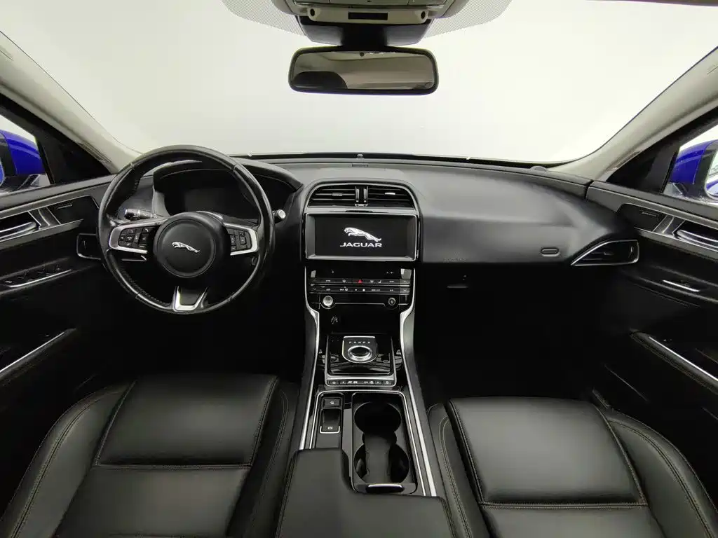 Jaguar XEL — миниатюра 5