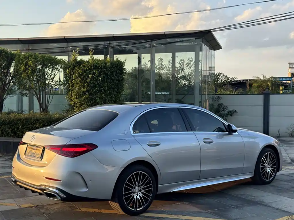 Mercedes-Benz C-Class — миниатюра 6