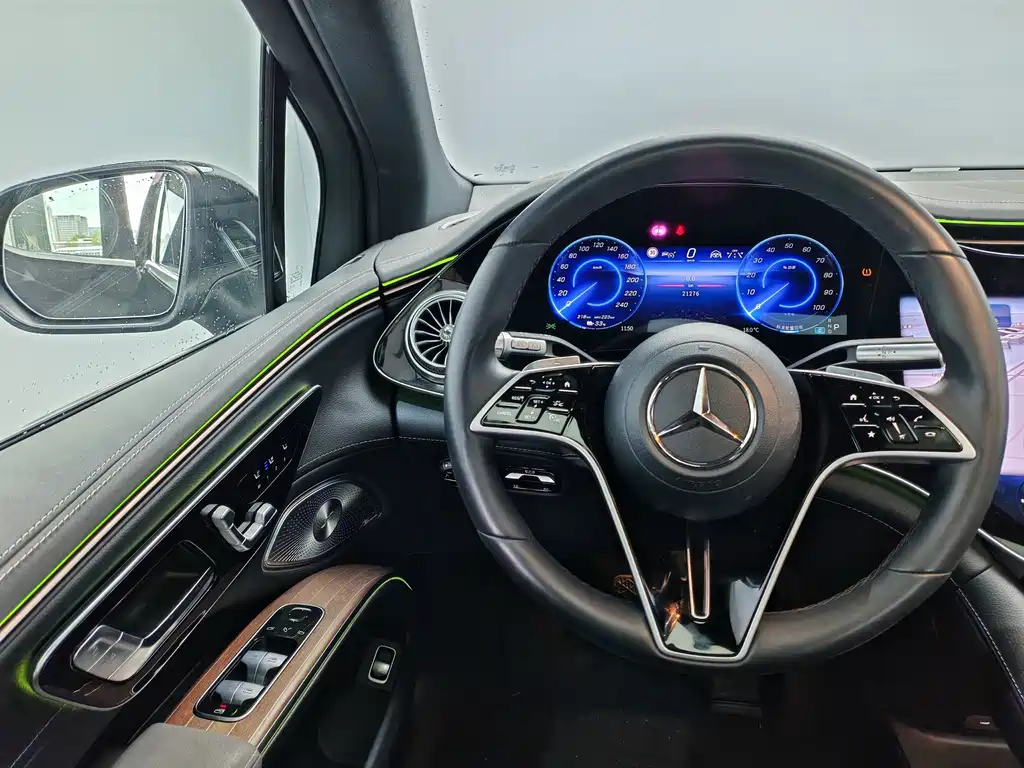 Mercedes-Benz EQS SUV — миниатюра 9