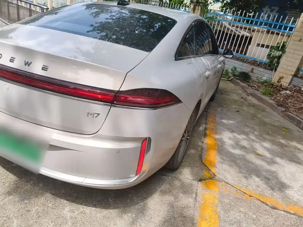 Roewe M7 DMH 2025 160km Premium