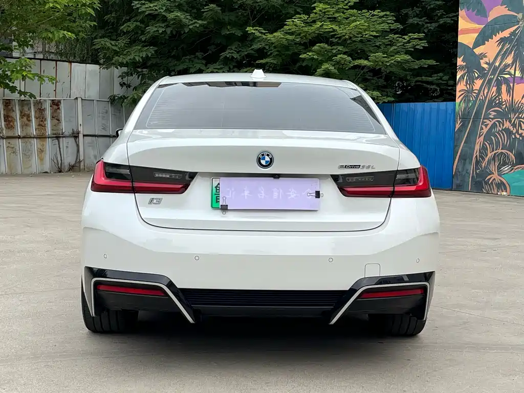 BMW i3 2024 eDrive 35 L