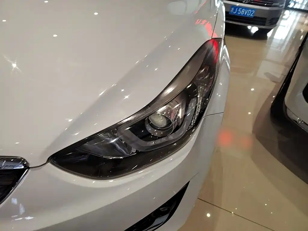 Hyundai Elantra Langdong — миниатюра 24