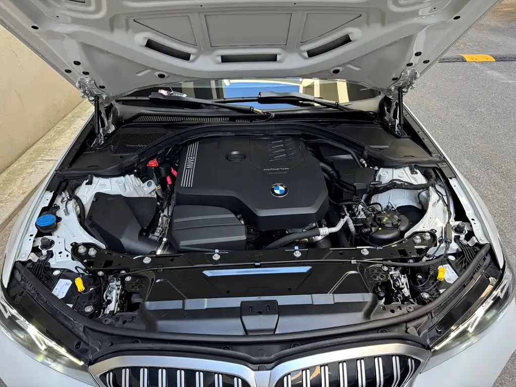 BMW 3 Series — миниатюра 17