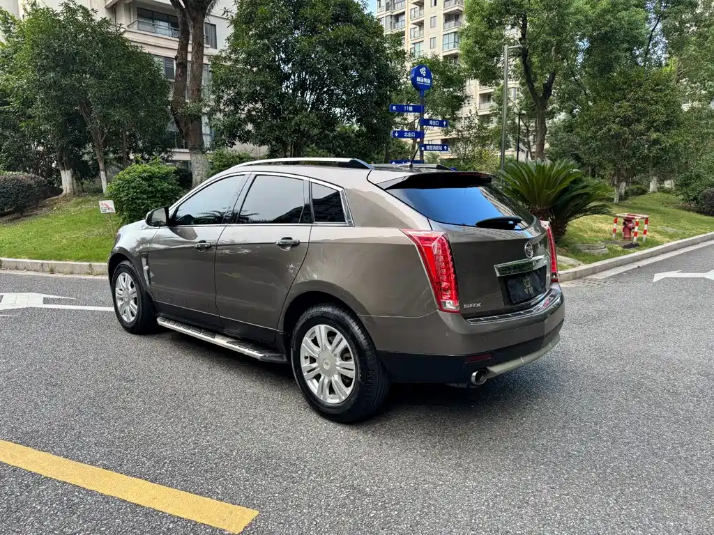 Cadillac SRX — миниатюра 4