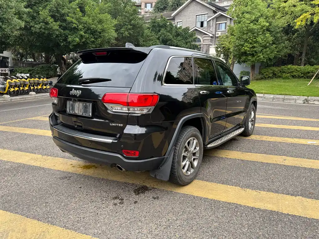 Jeep Grand Cherokee (Import) — миниатюра 10
