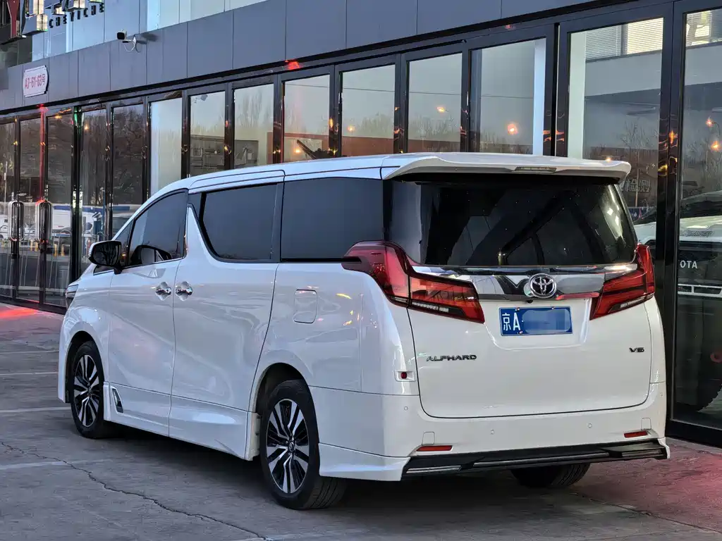 Toyota Alphard 2018 3.5L Luxury