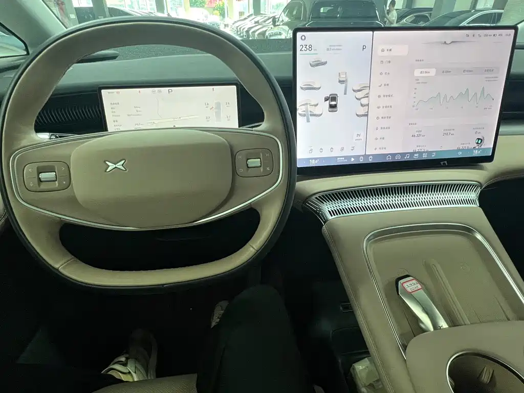 XPeng X9 — миниатюра 9