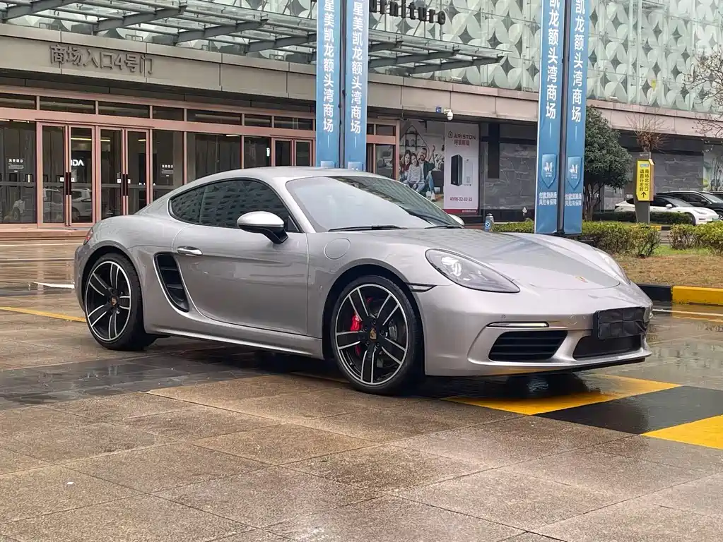 Porsche 718 2018 Cayman 2.0T