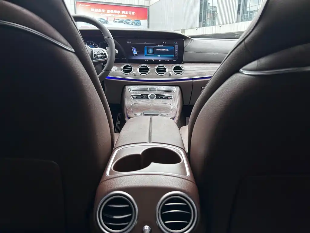 Mercedes-Benz E-Class — миниатюра 12