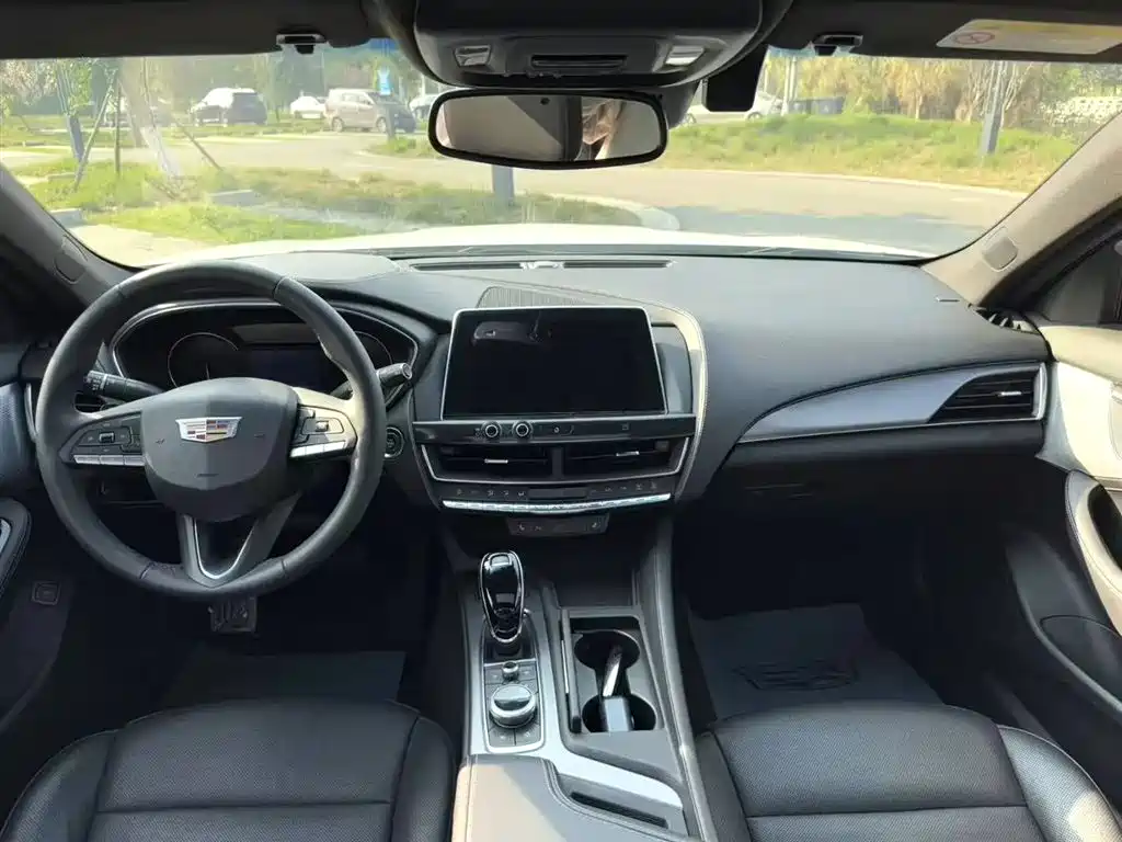 Cadillac CT5 2021 28T Fashion