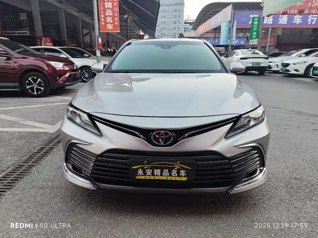 TOYOTA CAMRY