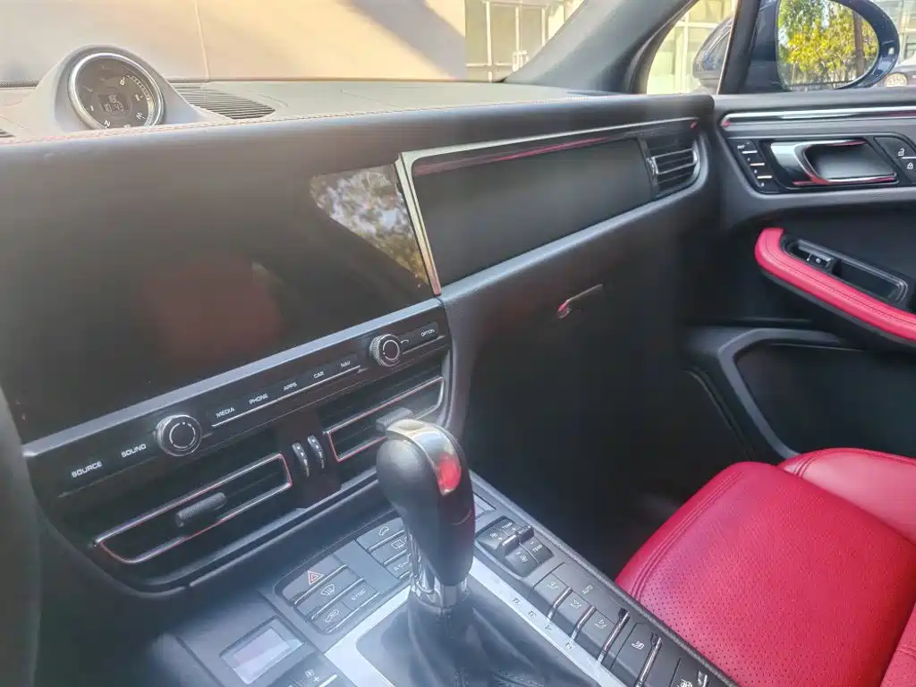 Porsche Macan — миниатюра 14