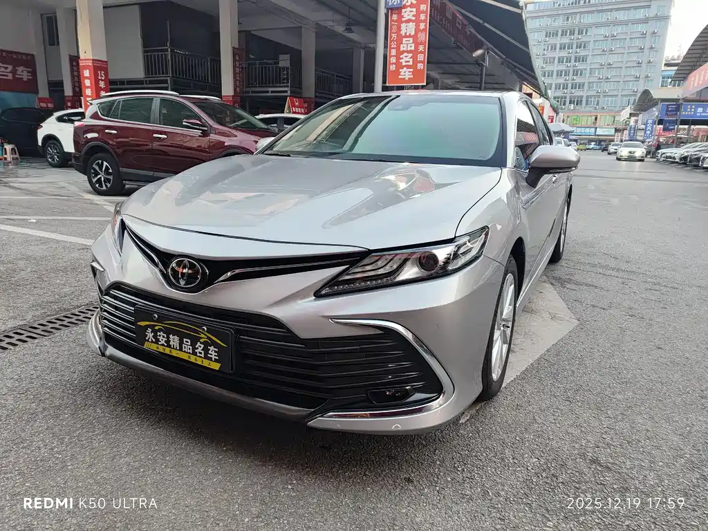 TOYOTA CAMRY