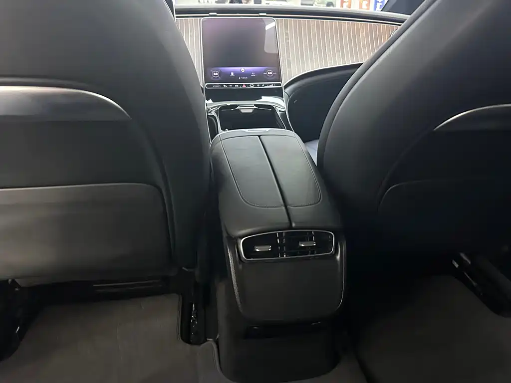 Mercedes-Benz EQE — миниатюра 14