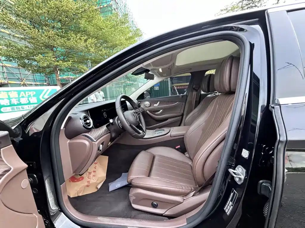 Mercedes-Benz E-Class — миниатюра 7