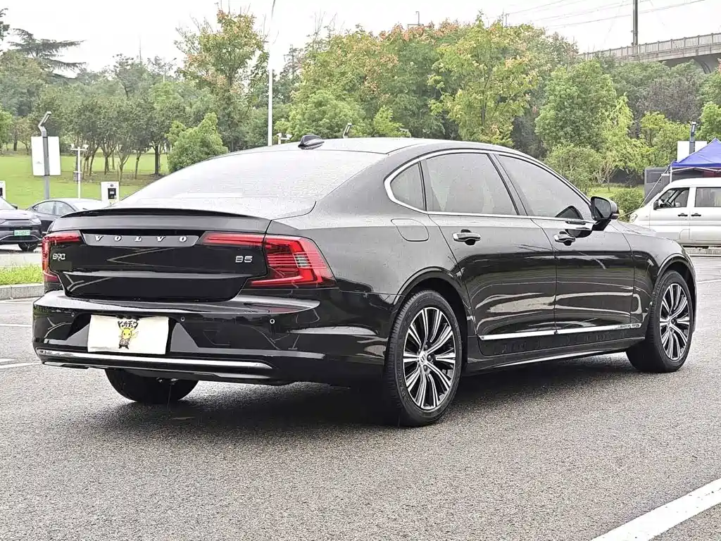 Volvo S90 — миниатюра 2