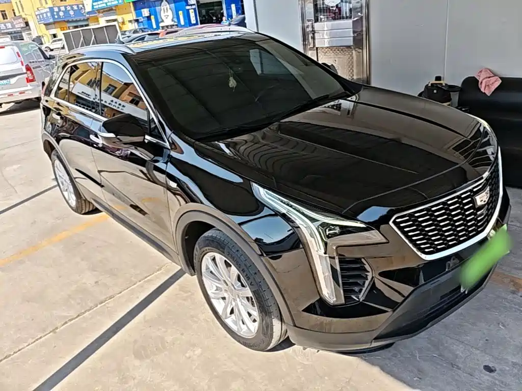 Cadillac XT4 2023 28T
