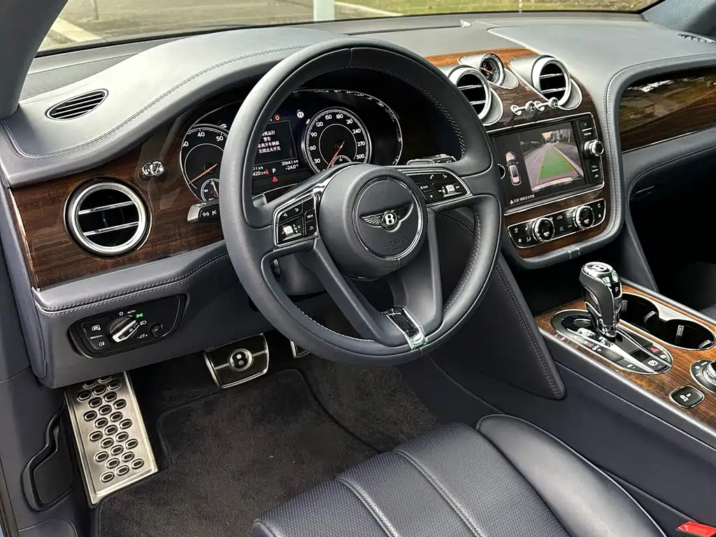 Bentley Bentayga — миниатюра 9