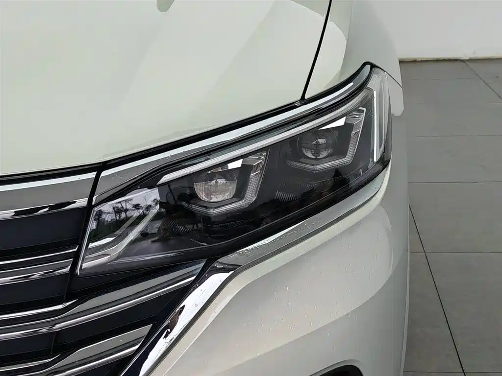 Volkswagen Viloran 2020 380TSI Luxury