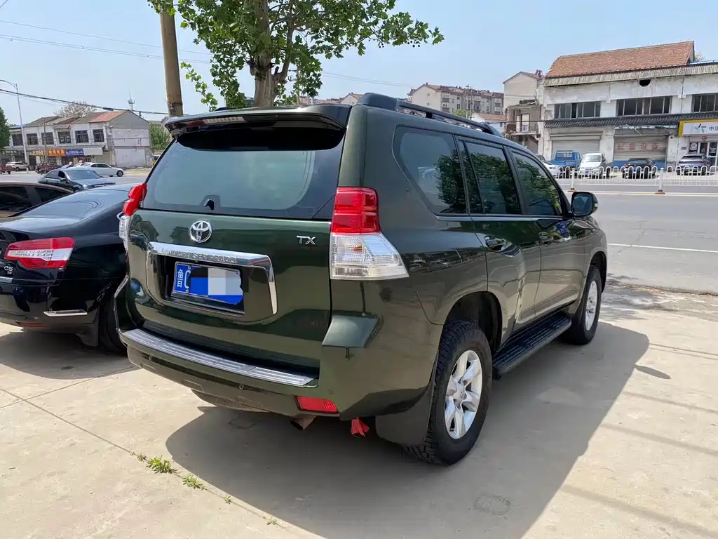 Toyota Land Cruiser Prado 2010 2.7L AT Standard