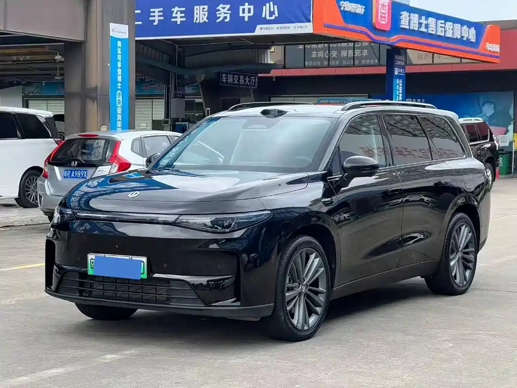 Leapmotor C16
