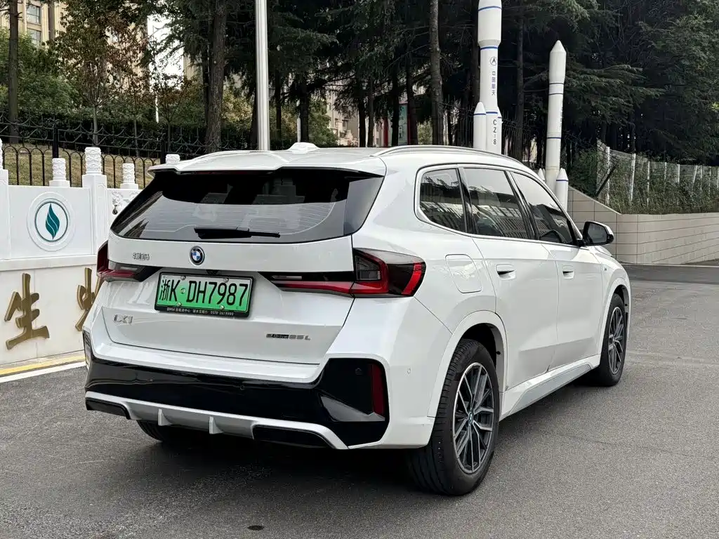 BMW iX1 — миниатюра 4