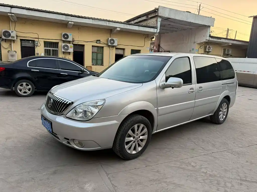 Buick GL8 2013