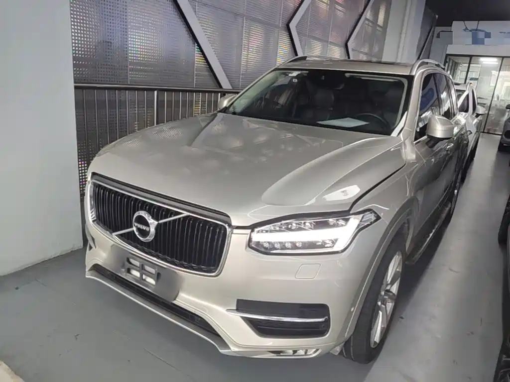 Volvo XC90 2015 T6 7 мест