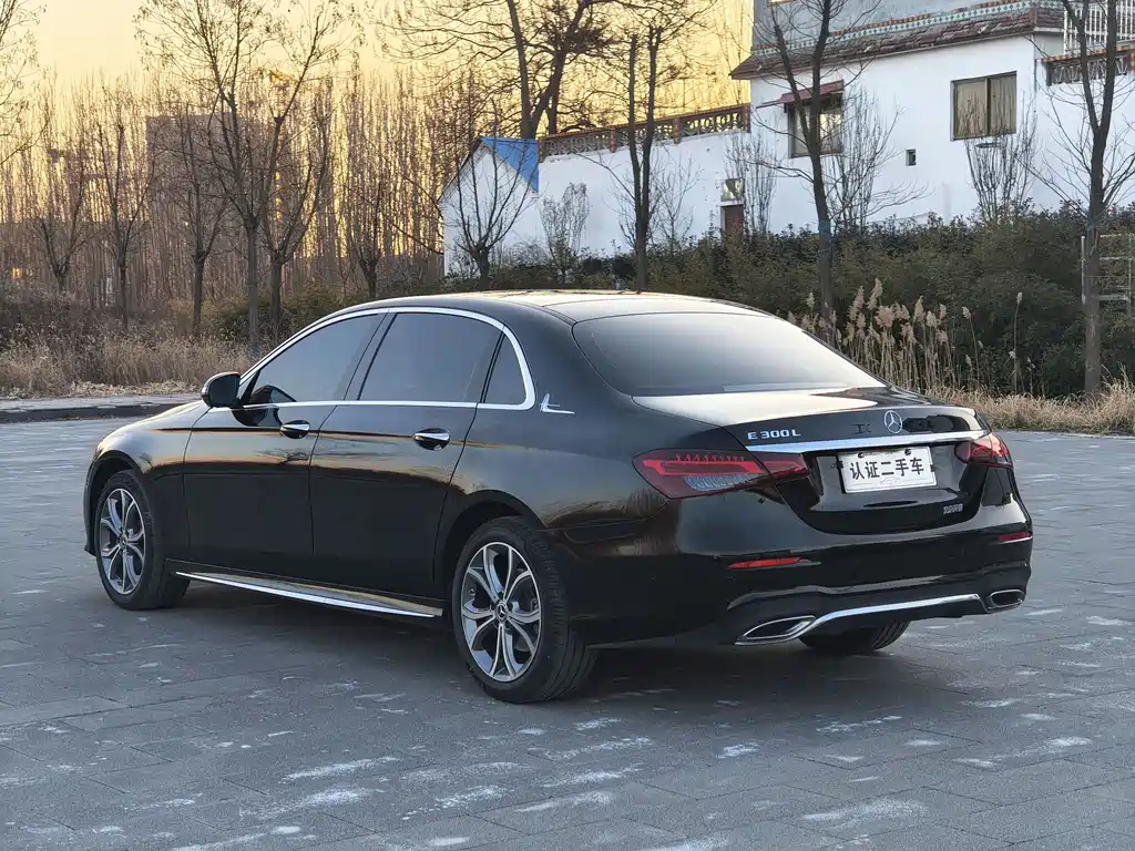 MERCEDES-BENZ E CLASS