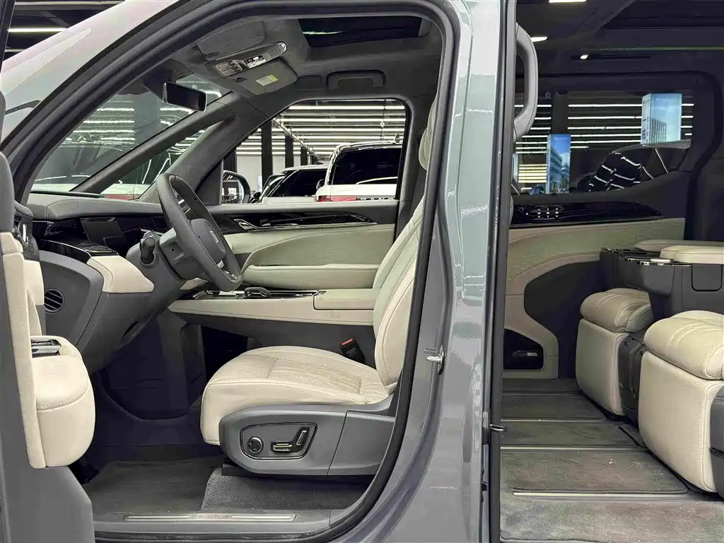 Zeekr 009 2024 мест Executive 108kWh