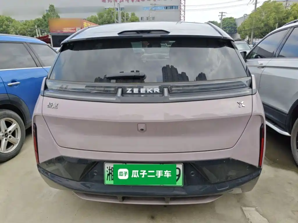 Zeekr X 2025 мест