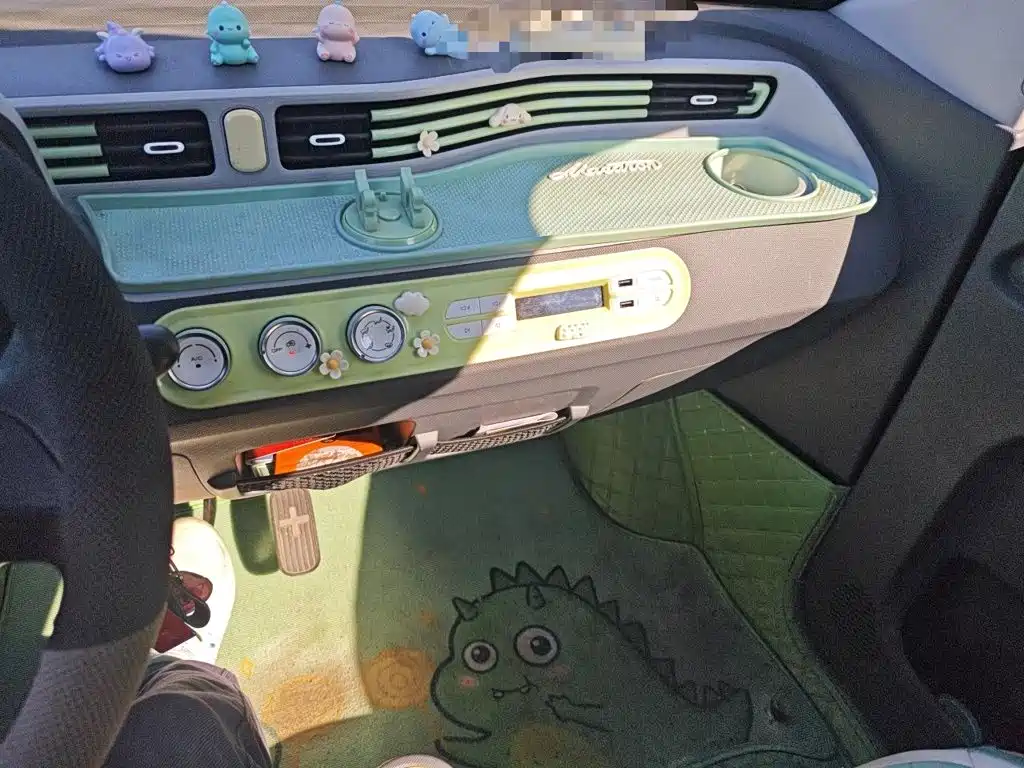 Wuling MINIEV — миниатюра 9