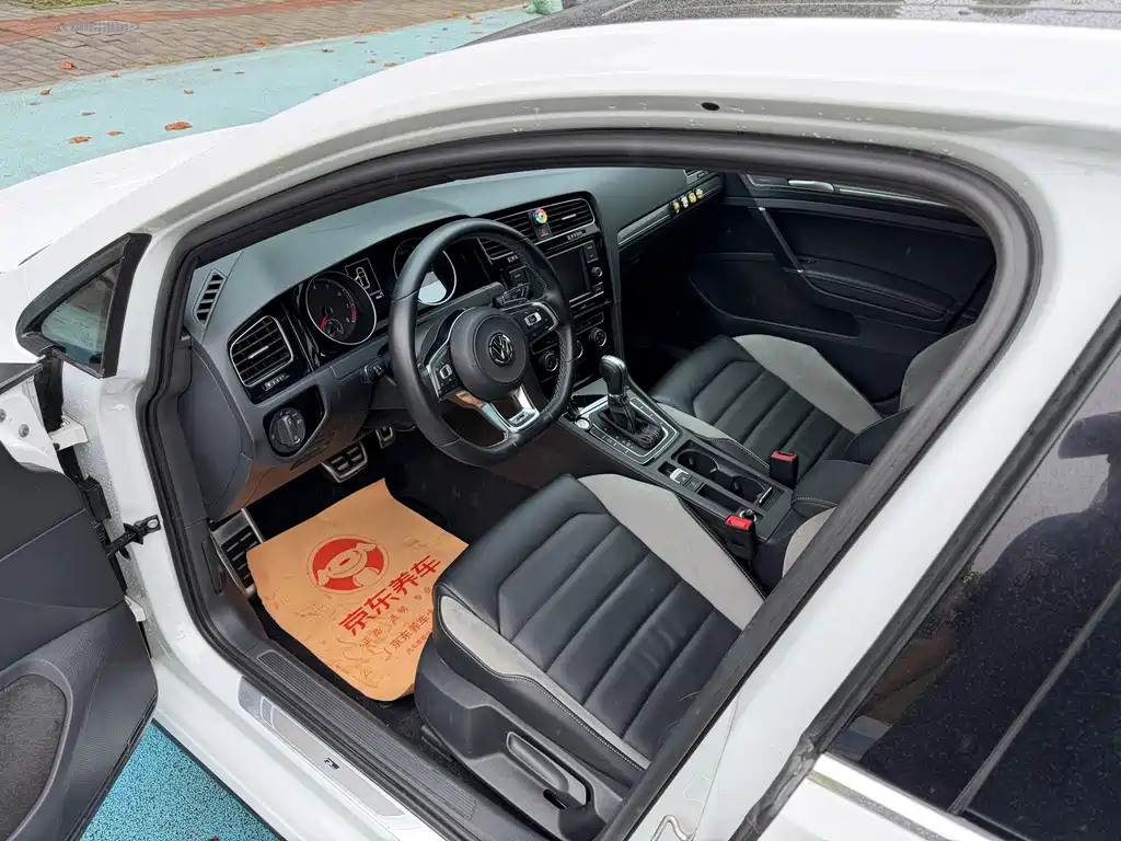 Volkswagen Golf — миниатюра 9