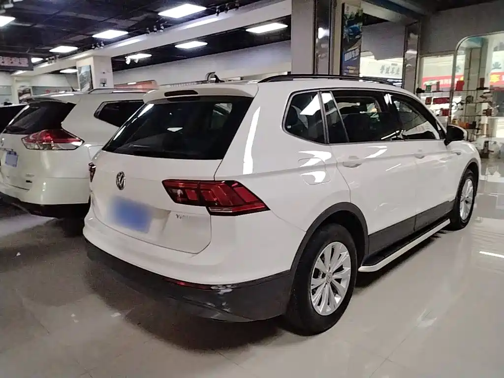 Volkswagen Tiguan L — миниатюра 7
