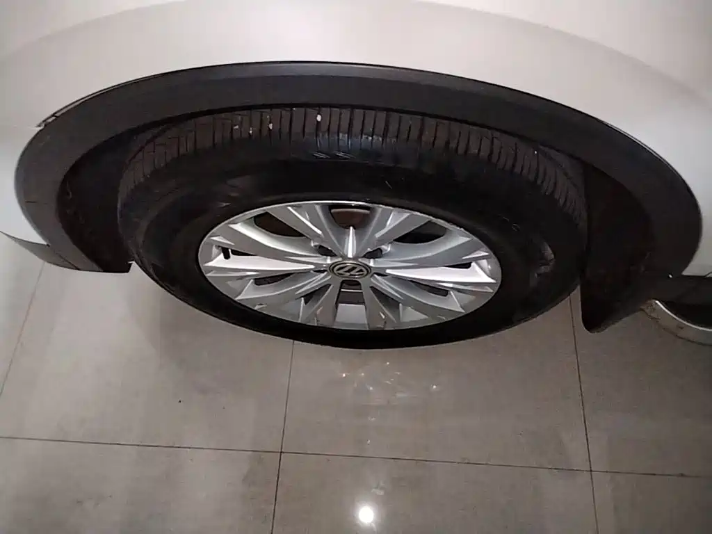Volkswagen Tiguan L — миниатюра 23