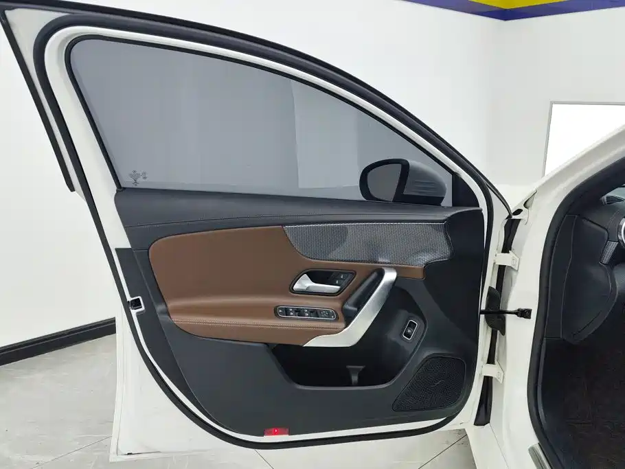 Mercedes-Benz A-Class — миниатюра 7