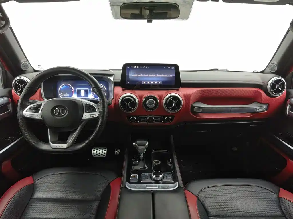 BAIC BJ40 2018 PLUS 2.0T AT