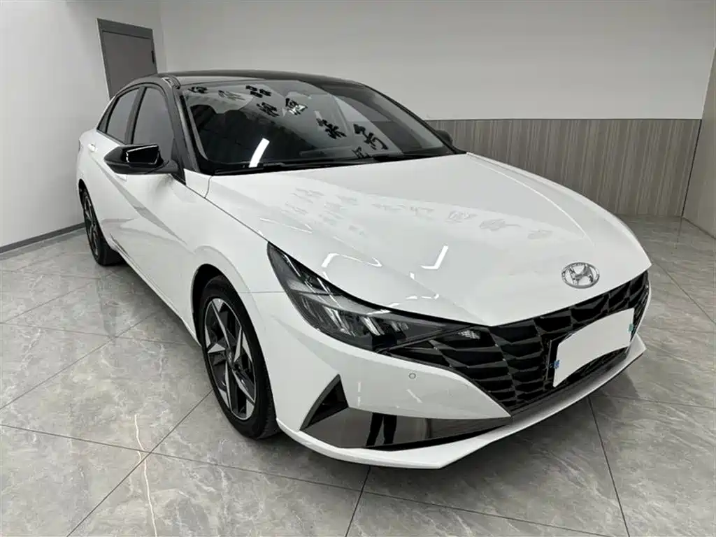 Hyundai Elantra 2022 1.5L CVT LUX Premium Edition