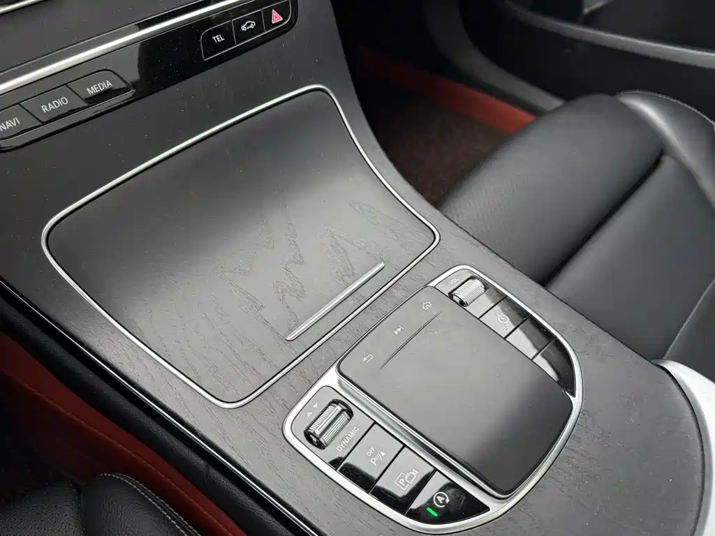 Mercedes-Benz C-Class — миниатюра 9