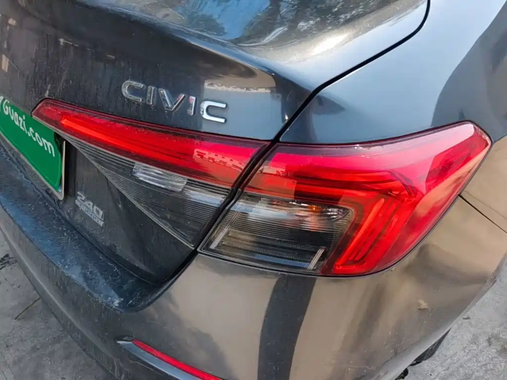 Honda Civic — миниатюра 8