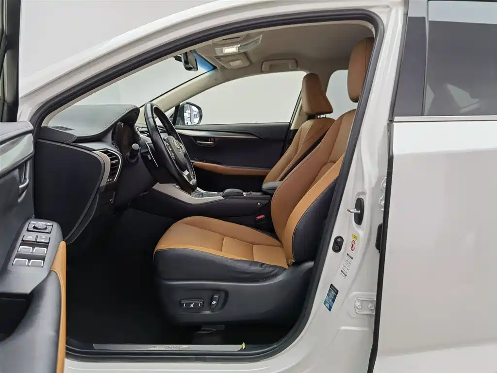 Lexus NX 2018 300
