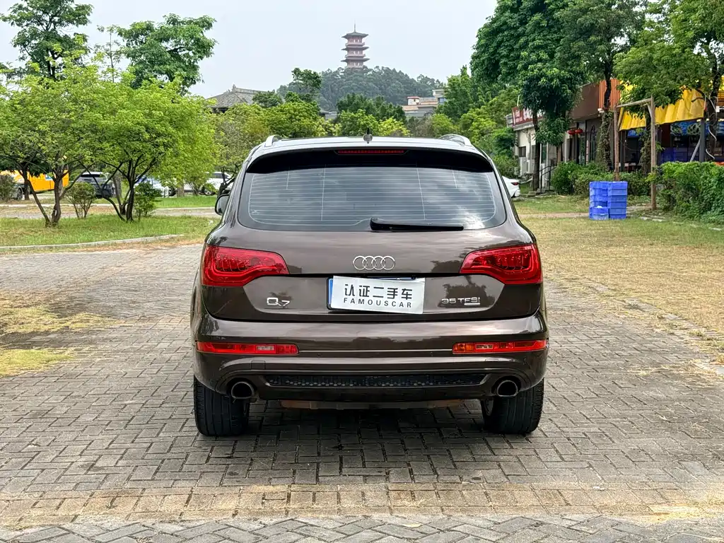 Audi Q7 — миниатюра 5