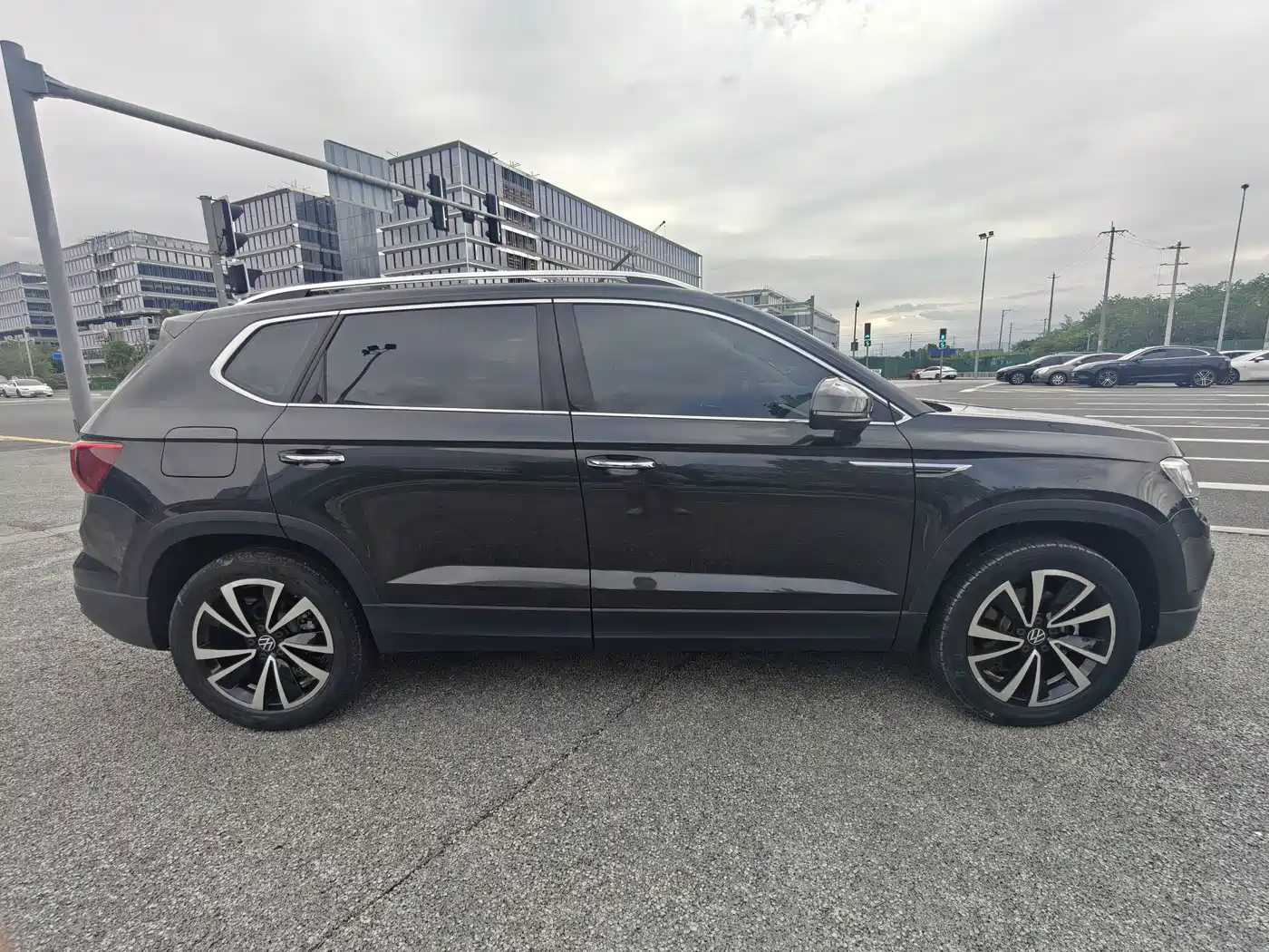 Volkswagen Tharu
