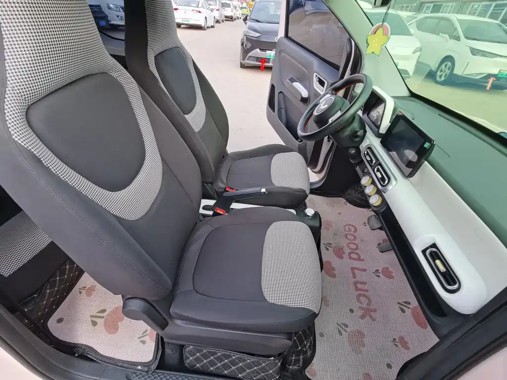 Wuling MINIEV — миниатюра 11