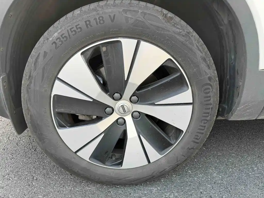 Volvo XC40 — миниатюра 12